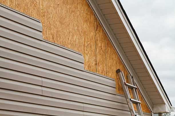 Professional Vinyl Siding technician working in Emporia, VA
